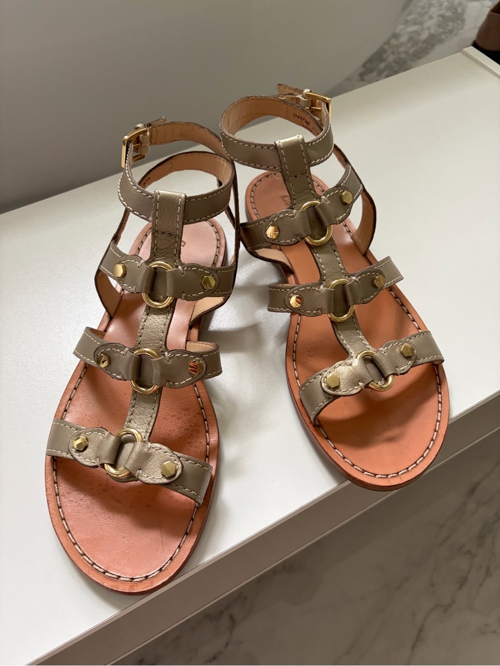 Cole Haan Deandra Gladiator Flat Sandal in Neutral Gold Leather💛